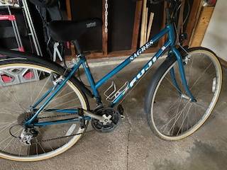 Fuji hybrid bicycle 1