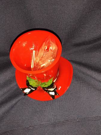 Decorative Top Hat container 1