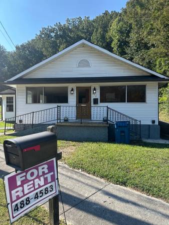 $1,650 / 3br - 1900ft2 - Unique - Live / Work Home for Lease! (Rossville)63993223358338120