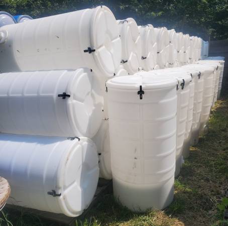 WHITE 75 GALLON PLASTIC BARREL WITH LATCH LID 1
