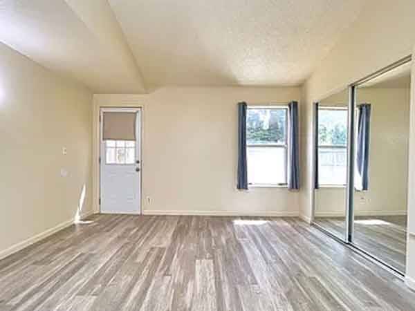 $770 / 2br - 914ft2 - Updated 2 bed 1 bath home! (Sacramento, CA)64043835390337121