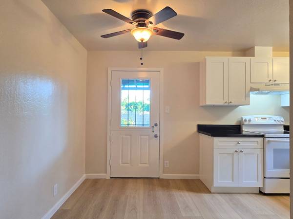 $2,795 / 2br - New Kitchen, Granite Kitchen, Fresh Paint, Wood Floors, Backyard, A/C! (san jose west)63928542675458122