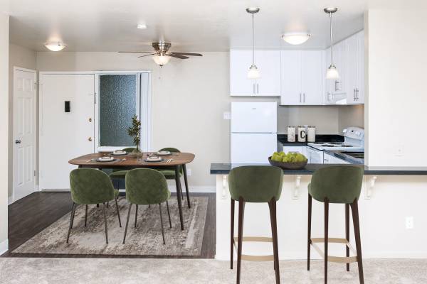 1/BD, in San Pablo CA, Beautifully Landscaped Grounds 1