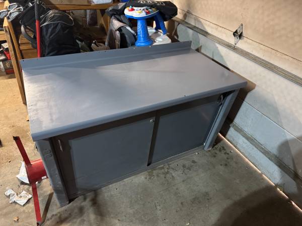 Equipto work bench 1