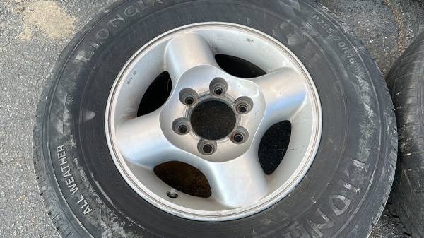 Nissan frontier 16 inch aluminum wheel. 6 on 5.5 lug - $250 (montebello)63471427639553122