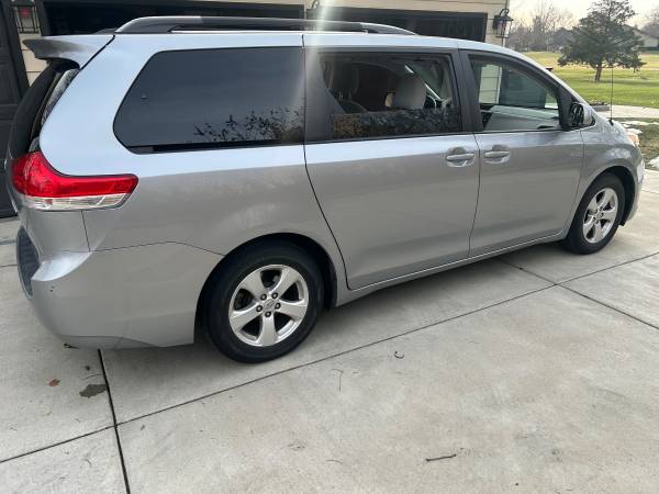 Toyota Sienna 1