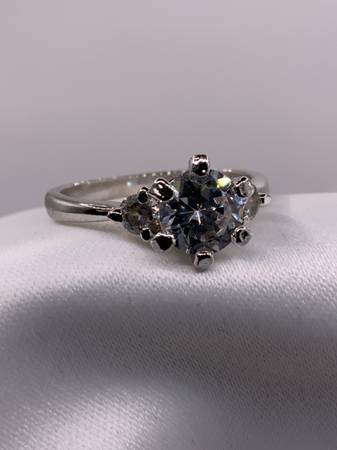 White Stone Lady's Silver & Stone Ring 925 Silver 3.7g 1