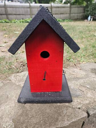 Handmade Birdhouse chapel-style small entry hole for wrens/chickadees 1