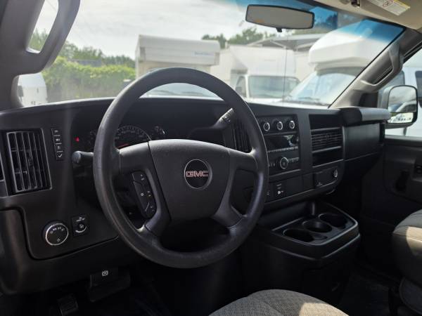 2017 Chevrolet Express 3500 KUV - Photo 11