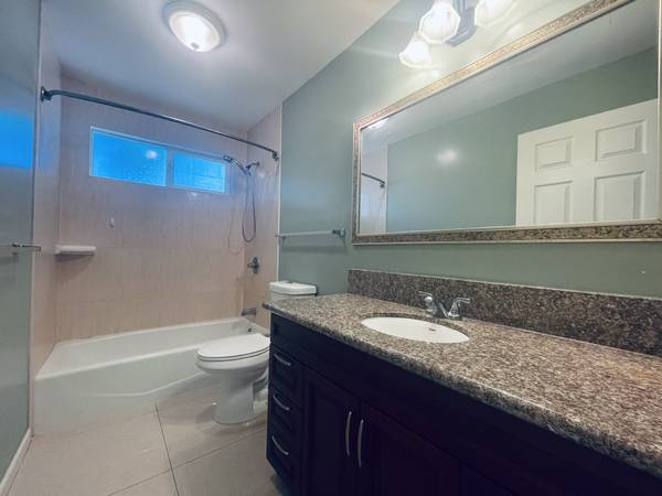 $2,485 / 2br - 675ft2 - 1529 Auld Lane 2 Bed 2 Bath Water, Sewer, and Electric Included! Avail (Honolulu)63939528718851123