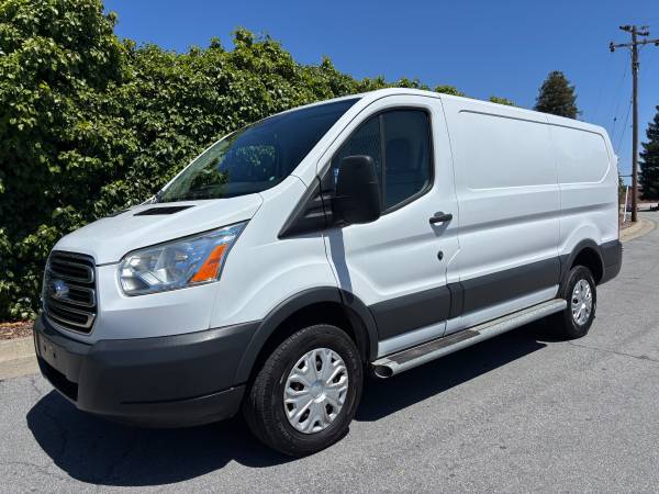 2015 Ford TRANSIT 250 HD - Photo 3