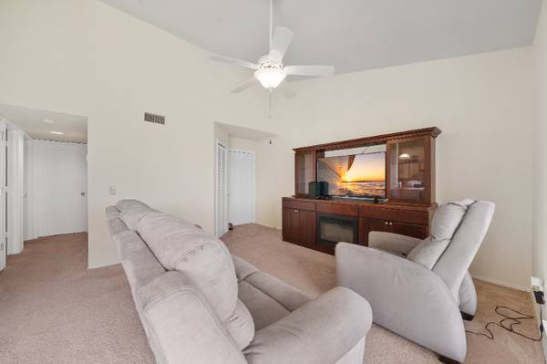 $2100.00 / 2br - 1002ft2 - 7230 N Highway 163846409440897121