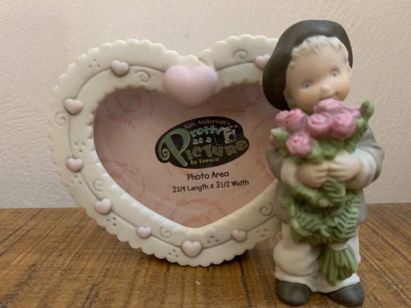 Picture Frame, "Pretty As A Picture", Frame, New in Box , $8.00 1