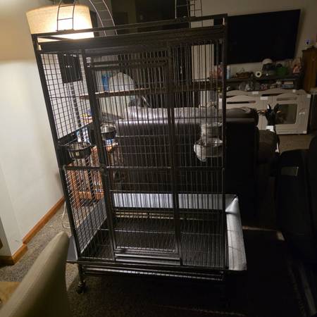 Large bird cage, new 1