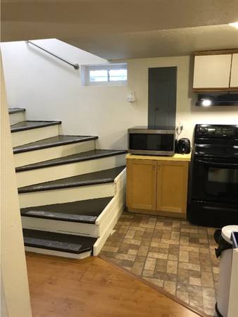 $2,900 / 2br - 900ft2 - MIL 2 BR 1 BA in Phinney Ridge Seattle, 1 Mile to Green Lake (Seattle)63944964063491124