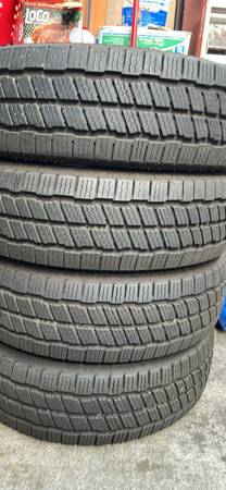 LT225/75R16 1
