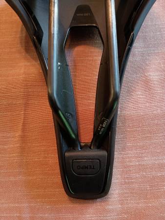 Fizik Tempo Argo R1 150mm Saddle Carbon Rail - bicycle parts