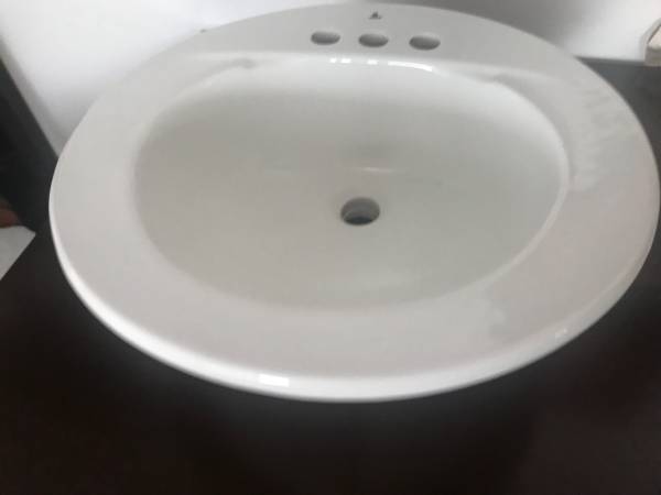 ELJER PRODUCTS White Murray19" Round Lavatory Sink 1