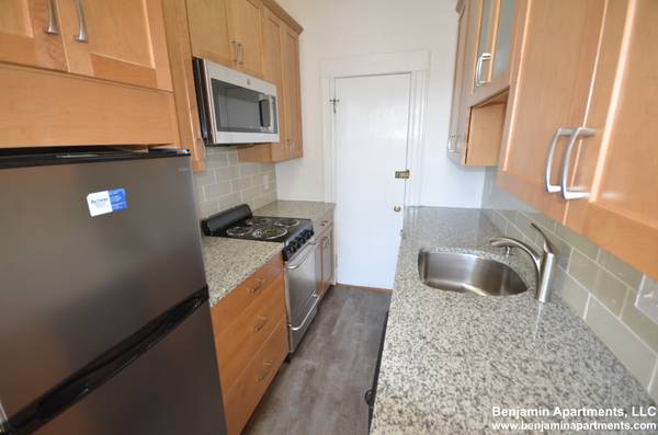$2,000 / 1br - ** NO FEE ** Brighton 1 bed Heat HW included ** (Brighton)63699544862465120