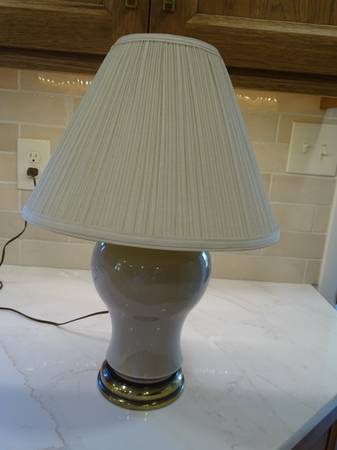 Beige Lamp 1