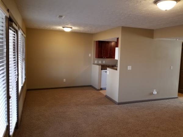 $1,050 / 1br - 662ft2 - Pet Friendly! (Council Bluffs)64020673293443122