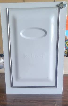 Baboni Doggie Door - REDUCED 1