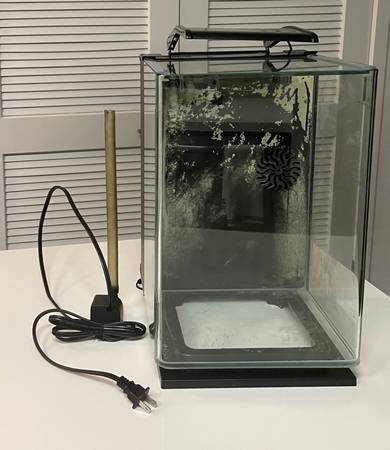 Marineland Portrait Glass Aquarium Kit, 5 Gallons 1