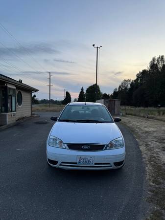 2005 Ford Focus Zx4 (88k Original miles) (clean title) - $5,500 (Seattle)63474706890369121