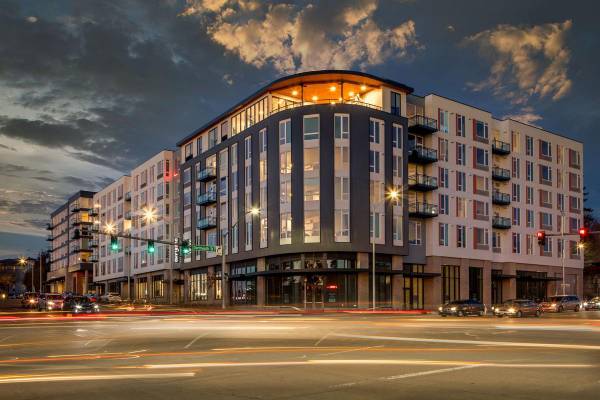 $1,783 / 1br - 721ft2 - Coworking Space, Pet friendly, Vinyl plank flooring (Tigard)63842023213825124