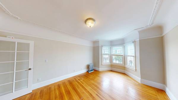 Very Spacious Bright 1BR/1BA Laundry In Unit Pet Friendly 1