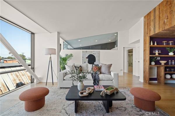 $2,000 / 1br - 1330ft2 - HUGE LUXURY ONE BEDROOM NEXT TO THE BEACH (Venice)63998005849731123