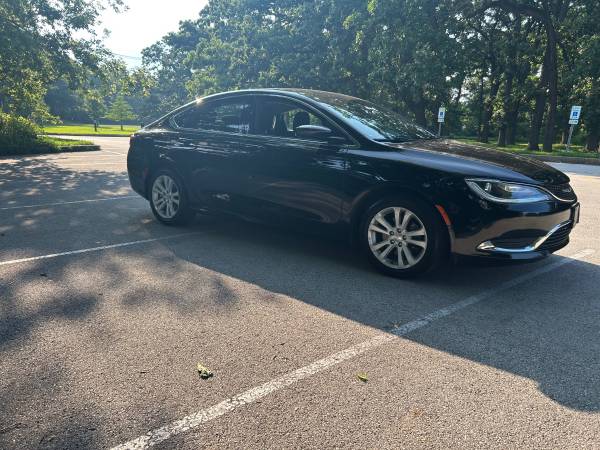 2016 Chrysler 200 Limited - $3,995 (North Riverside)63624834055553121