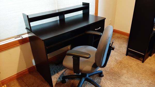 Small computer/writing desk 1
