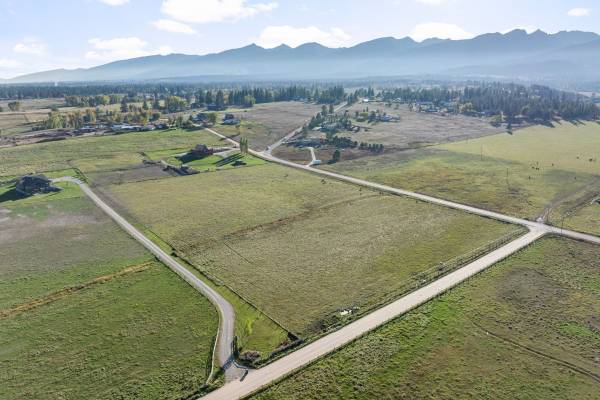 $1,349,500 / 5br - 3726ft2 - 5 bedroom modern MT log home on 13 acres (Victor)64287793763842122