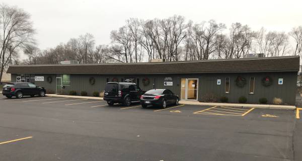 $2,500 / 2400ft2 - Commercial Space w/ Overhead Door (Grand Rapids, MI)63985939939714120