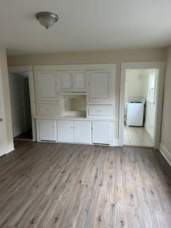 Spacious / Laundry Hookups / Off Street Parking 1