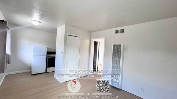 $1,600 / 1br - 525ft2 - Cozy 1-bdrm, 1-bath in gated complex, includes 1 parking space (oakland lake merritt / grand)63880247039619121