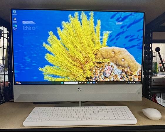 HP PAVILLION 27 ALL-IN-ONE/ TOUCHSCREEN DESKTOP COMPUTER 1