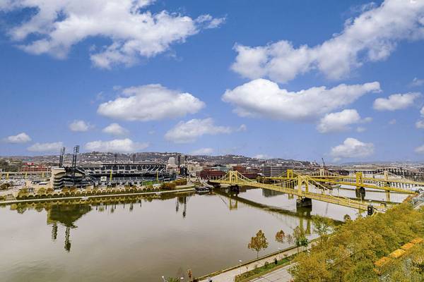 $1,520 / 1br - 620ft2 - Views, Elevator, Dog Park (Downtown)64013365656578120