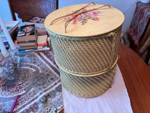 Vintage Sewing Baskets 1