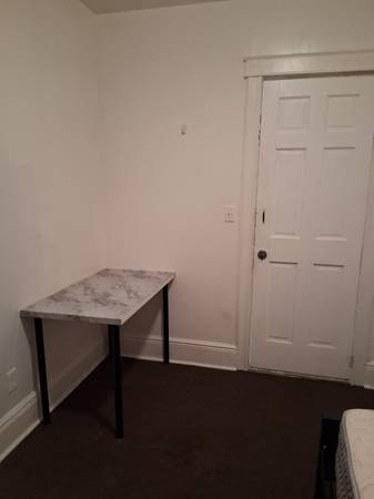 $850 / 4br - 145ft2 - Room for rent in woodhaven queens (Woodhaven)63689881210371122