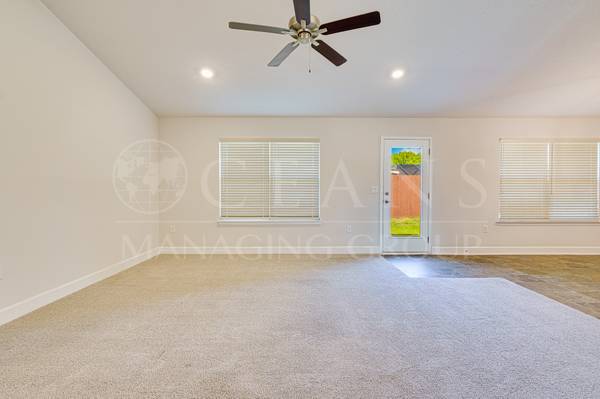 $2,300 / 4br - 1755ft2 - 8 Upton Court (Palm Coast)63791575521537123