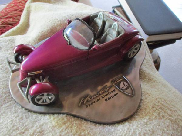 Pebble Beach limited edition Plymouth Prowler + License Plates 1