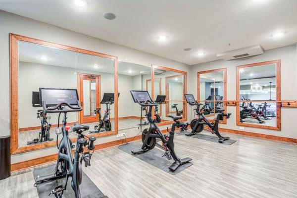 $1,770 / 1br - 683ft2 - Hermosa cocina con encimeras de cuarzo brillantes, armarios de gran tamaño (Nashville - Centro de Germantown)63673267712259123