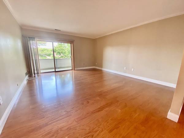 $4,000 / 2br - 936ft2 - Spacious 2BA Apt. - Coolidge Corner – Heat & Hot Water - Available Now (Brookline)64213548311425120