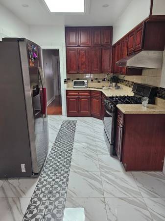 $2,600 / 2br - 800ft2 - 33RD STREET AND BROADWAY 2 BEDROOMS NEAR N Q M R TRAIN AND 30MIN TO N (ASTORIA)63854481895043120