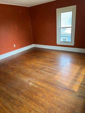 $925 / 2br - 900ft2 - Quiet two bedroom (Lansing)63620245605507122