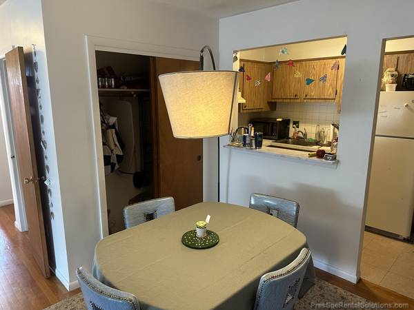 $2,700 / 2br - 2 bed with off street parking-AC-Ht/Hw incl-Laundry-Cat ok-NO FEE (Allston)63996403929474122