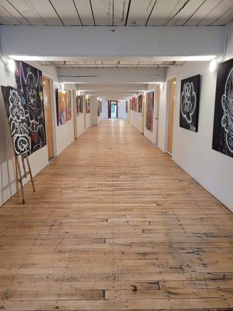 $950 / 700ft2 - Artists/Makers--Large Studio with Sink (Lawrence)63996548996098121