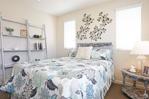 $2,429 / 3br - 1635ft2 - Amenidades lujosas pueden ser tuyas en nuestra encantadora casa adosada de 3 habitaciones de 1635 pies cuadrados (Chandler)63623968927619122